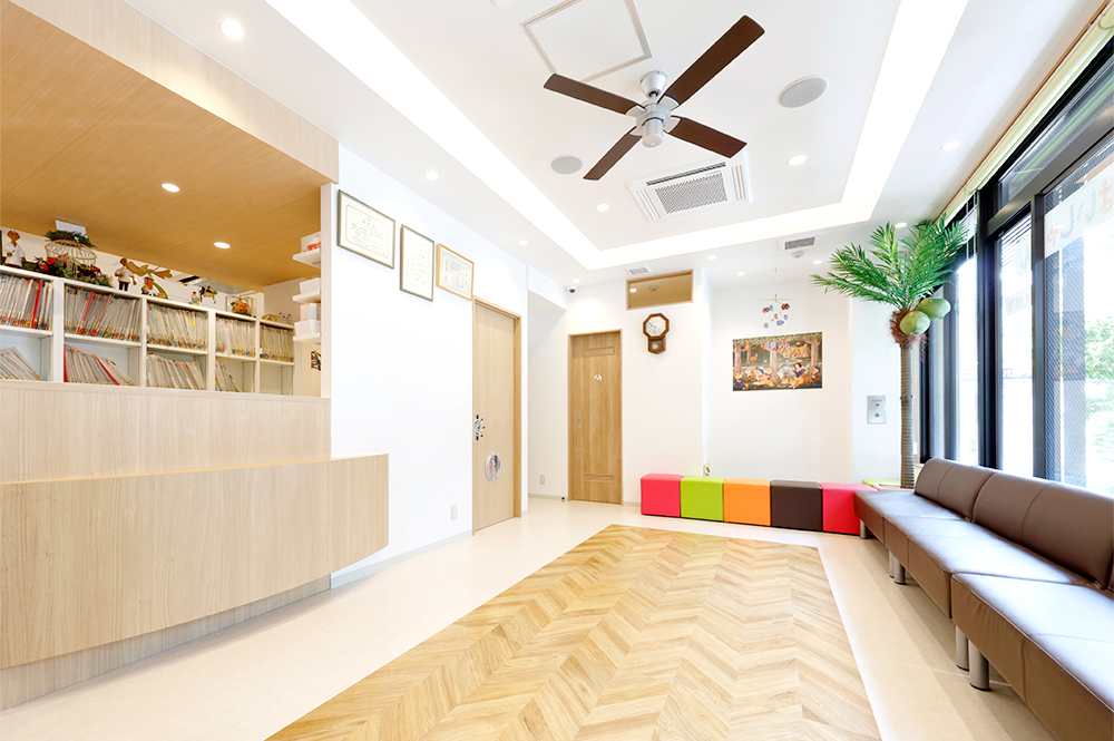 医療法人社団 とくなが小児歯科クリニック - レオ - 『待合室』